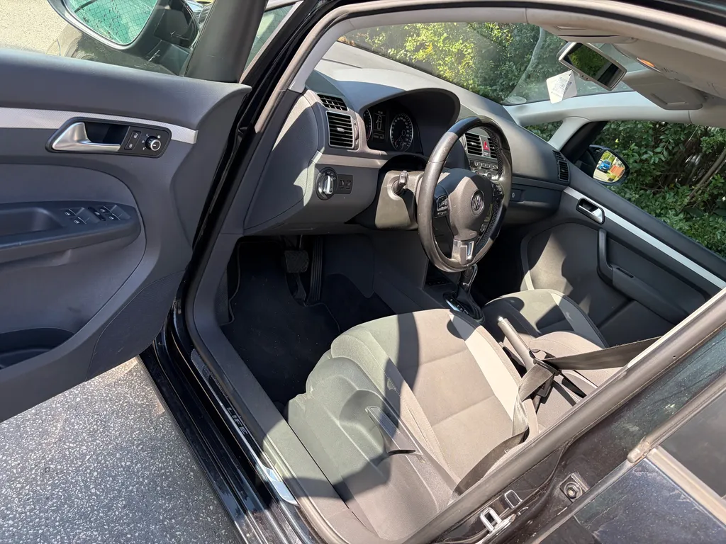 Volkswagen Touran – fotografie 6